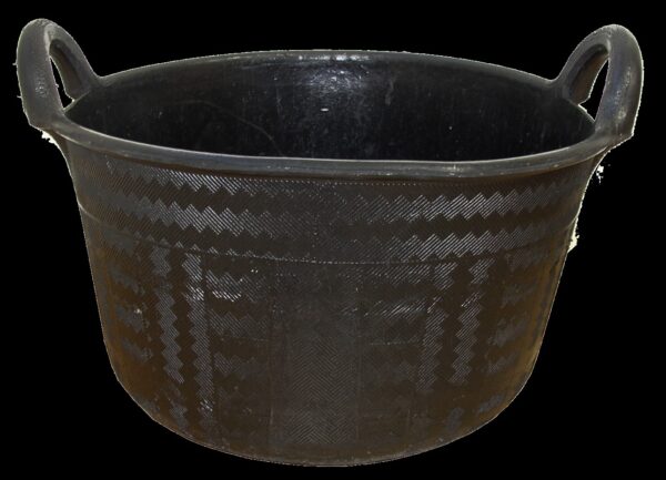 37 LITRE RUBBER FEED BUCKET -826